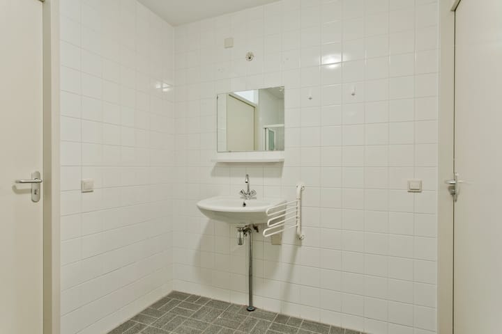 Appartement te huur: Bloemendalsweg 13F17, Colmschate