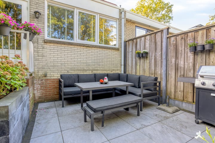 Tussenwoning te koop: henegouwenlaan 25, Oldenzaal