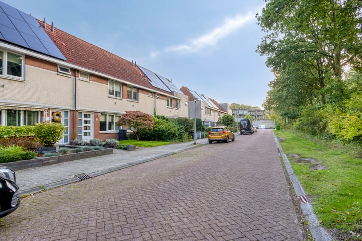 Tussenwoning te koop: henegouwenlaan 25, Oldenzaal