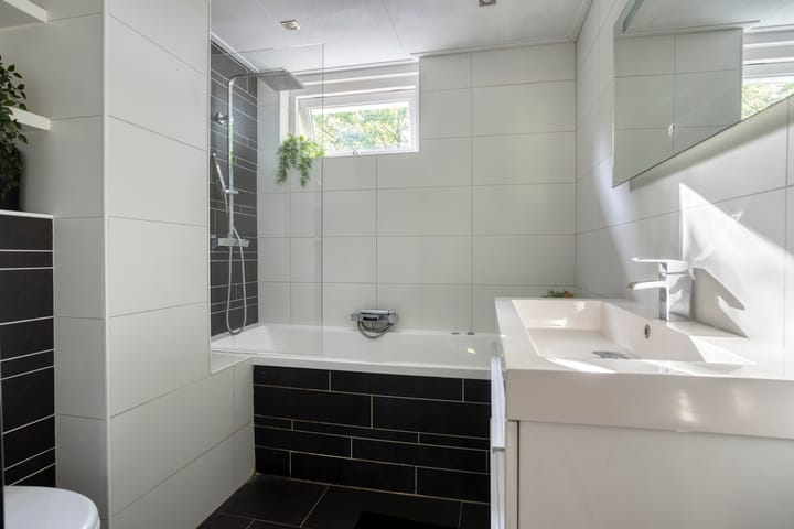 Tussenwoning te koop: henegouwenlaan 25, Oldenzaal
