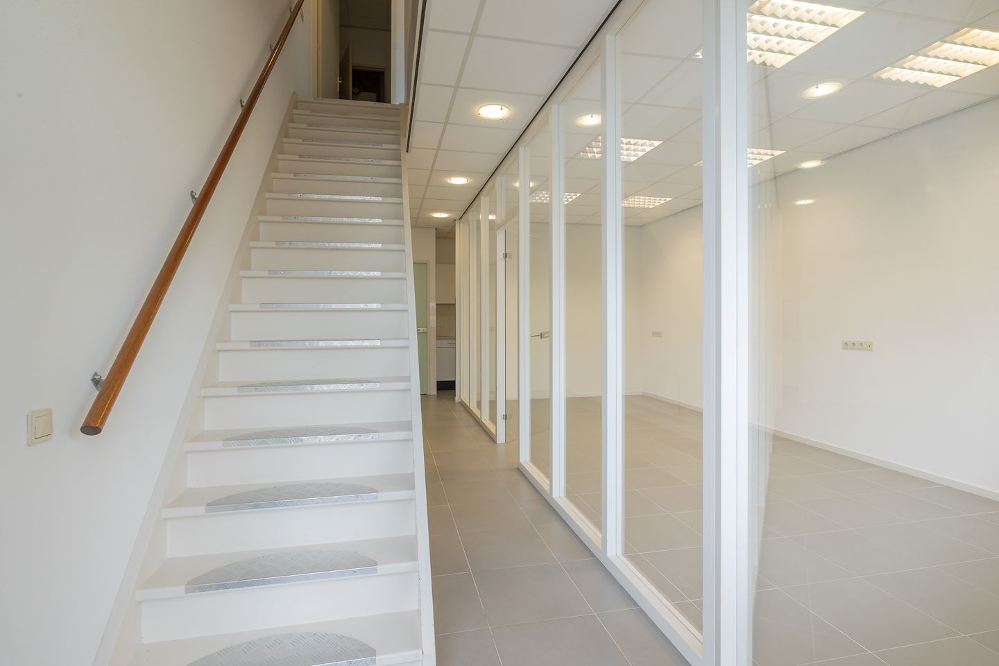 View photo 2 of De Hooge Krocht 42