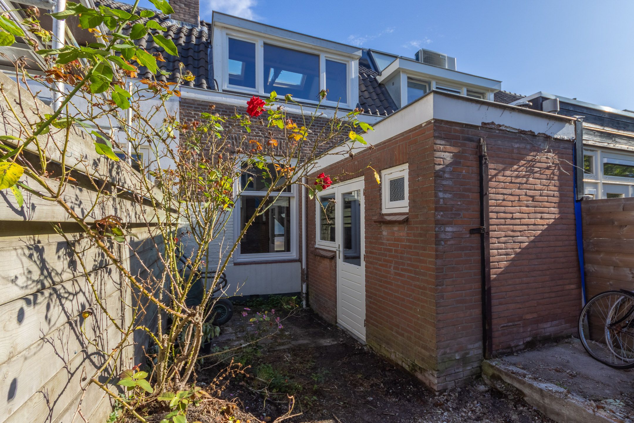 Photo 21 of Bloemstraat 75