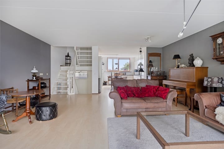 Tussenwoning te koop: Nienoordshaven 19, Leek
