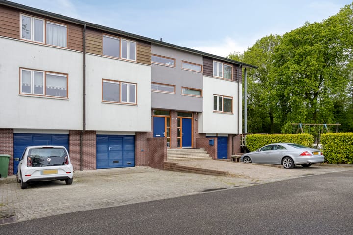 Tussenwoning te koop: Nienoordshaven 19, Leek
