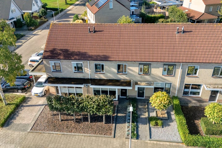 Tussenwoning te koop: Buizerd 9, Raalte