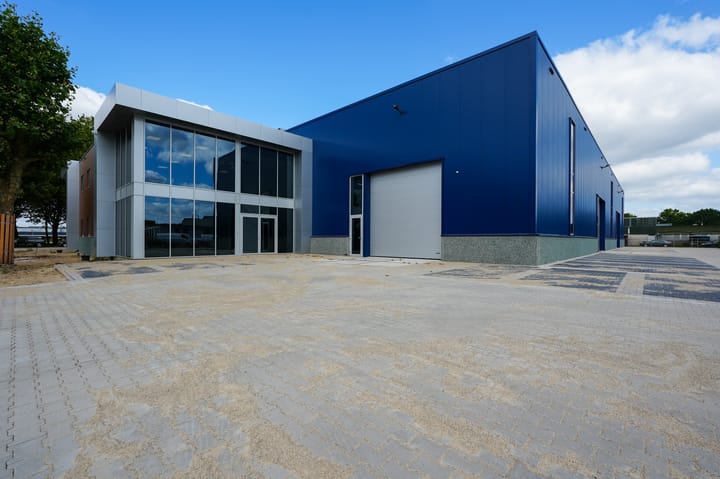 Middendijk 18-20, Helmond