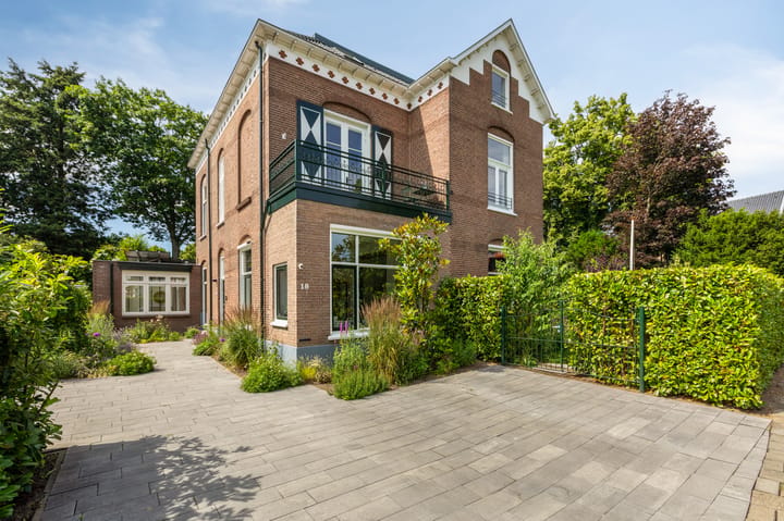 Vrijstaande woning te koop: de Ruijterlaan 18, Velp (Ge)