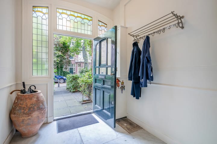 Tussenwoning te koop: Leeuwendaallaan 7, Rijswijk (Zh)