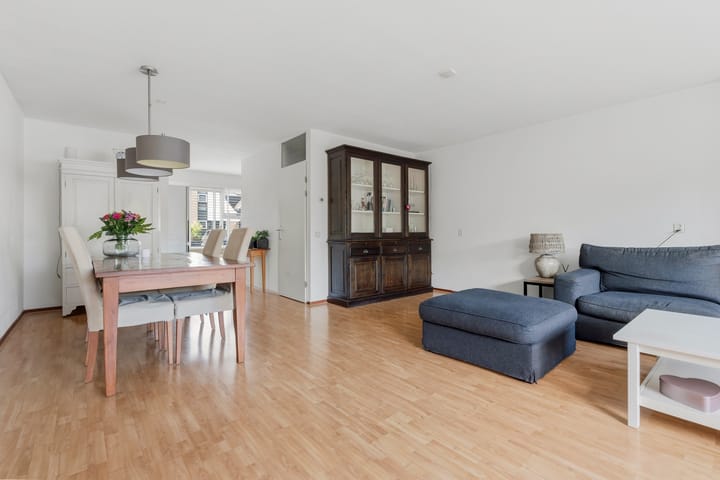 Tussenwoning te koop: Lemenburg 28, Hoofddorp