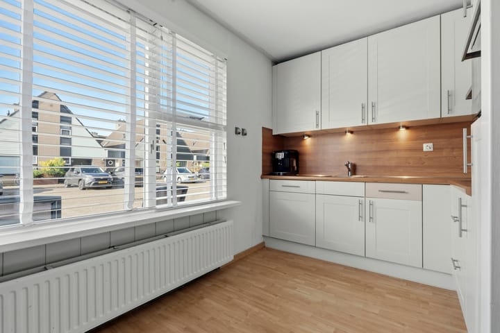 Tussenwoning te koop: Lemenburg 28, Hoofddorp