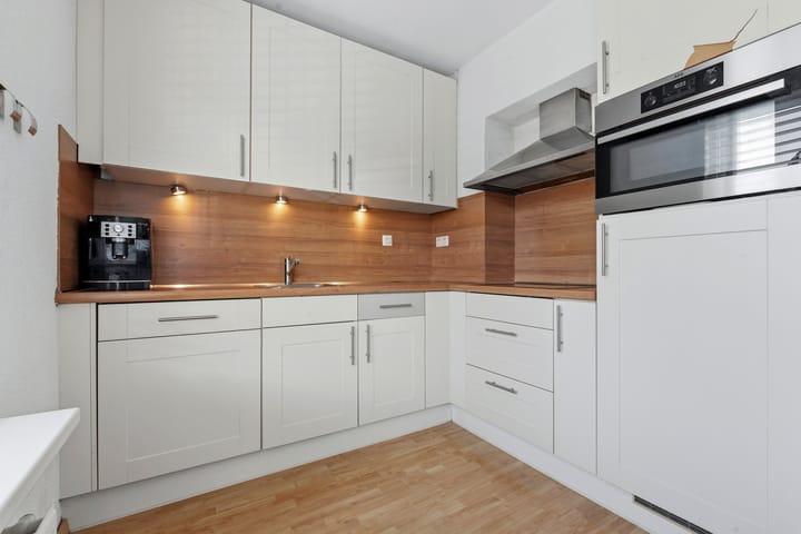 Tussenwoning te koop: Lemenburg 28, Hoofddorp