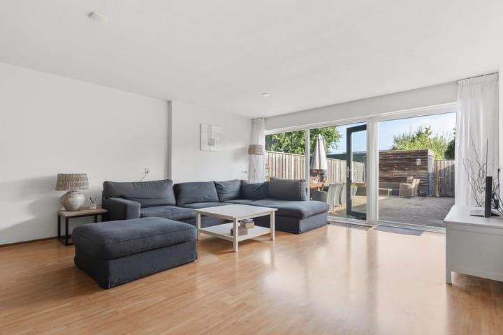 Tussenwoning te koop: Lemenburg 28, Hoofddorp