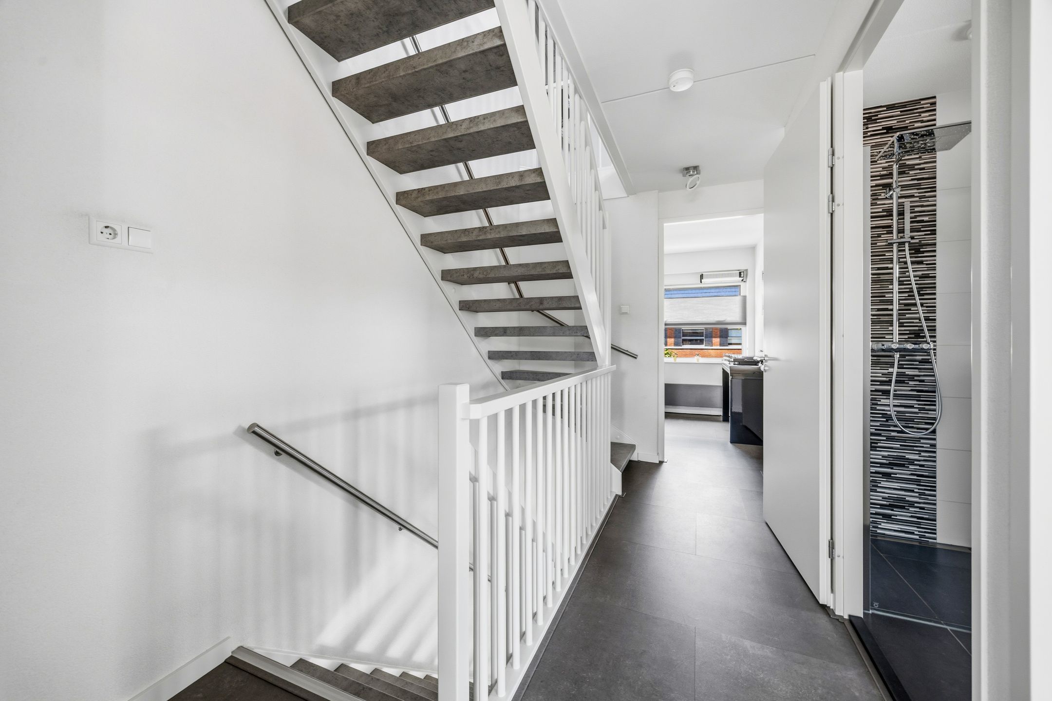 Photo 33 of Molenpolderstraat 10