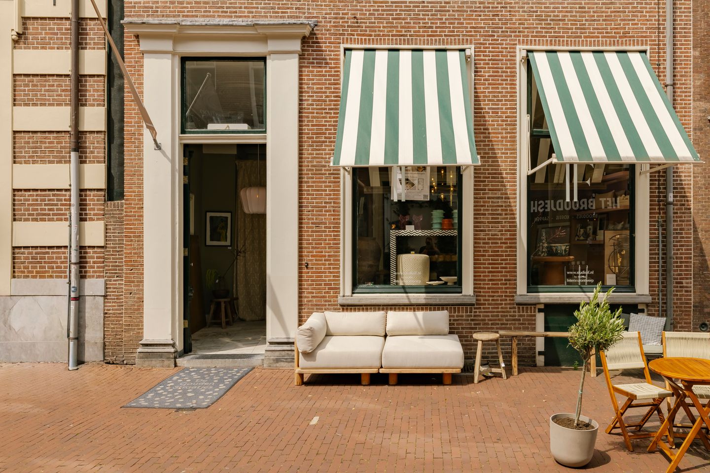 View photo 2 of Koningstraat 18