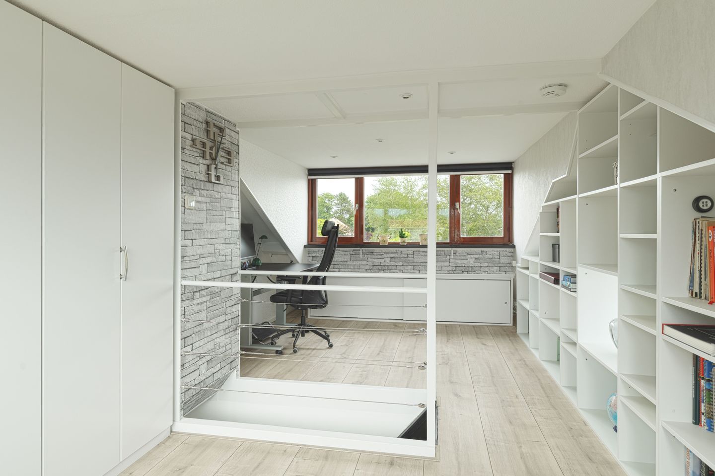 Photo 29 of Prins Bernhardstraat 17