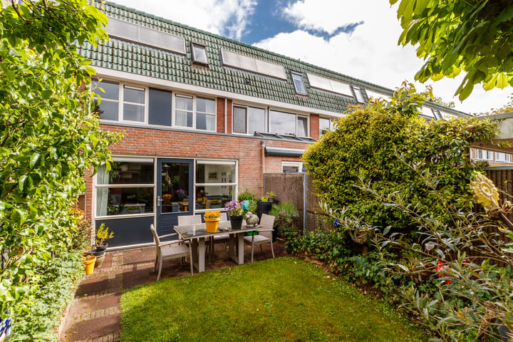 Tussenwoning te koop: De Nes 13, Vleuten