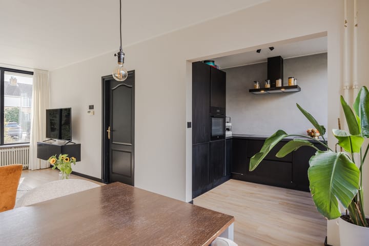 Tussenwoning te koop: Kriekelaar 37, Geldrop