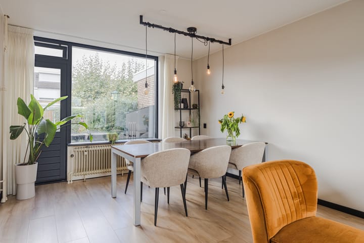 Tussenwoning te koop: Kriekelaar 37, Geldrop