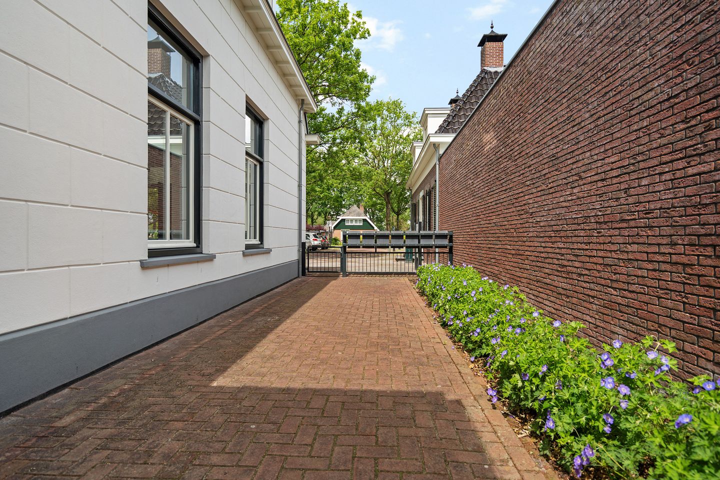 Bekijk foto 5 van Burgemeester Veenhovenplein 1-b
