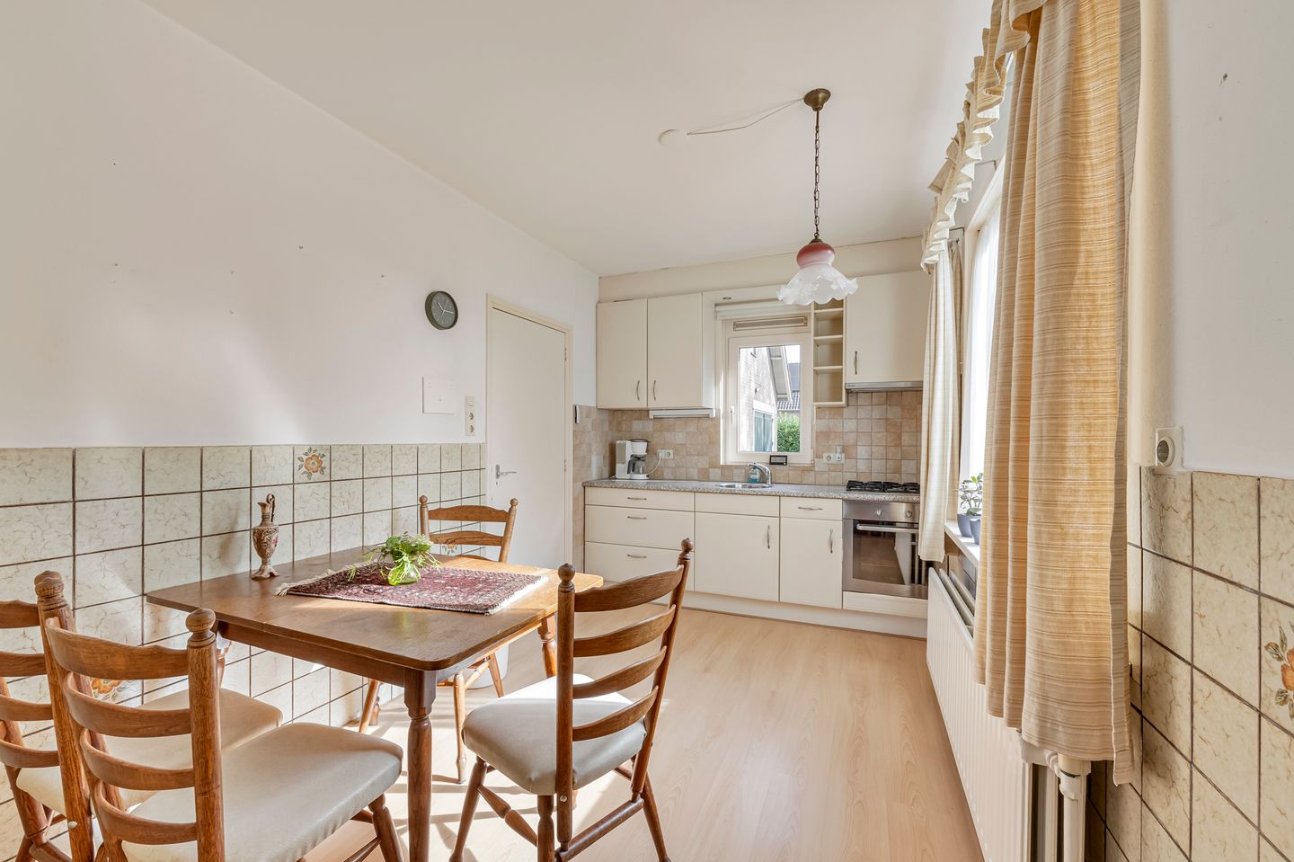 Photo 10 of Karstraat 42-A