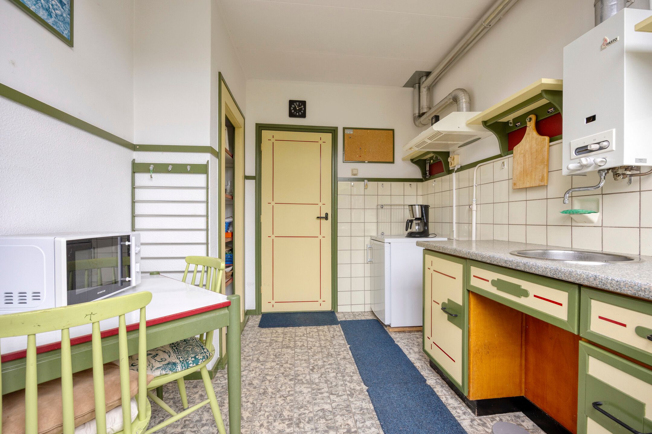 Photo 9 of Roerdompstraat 21