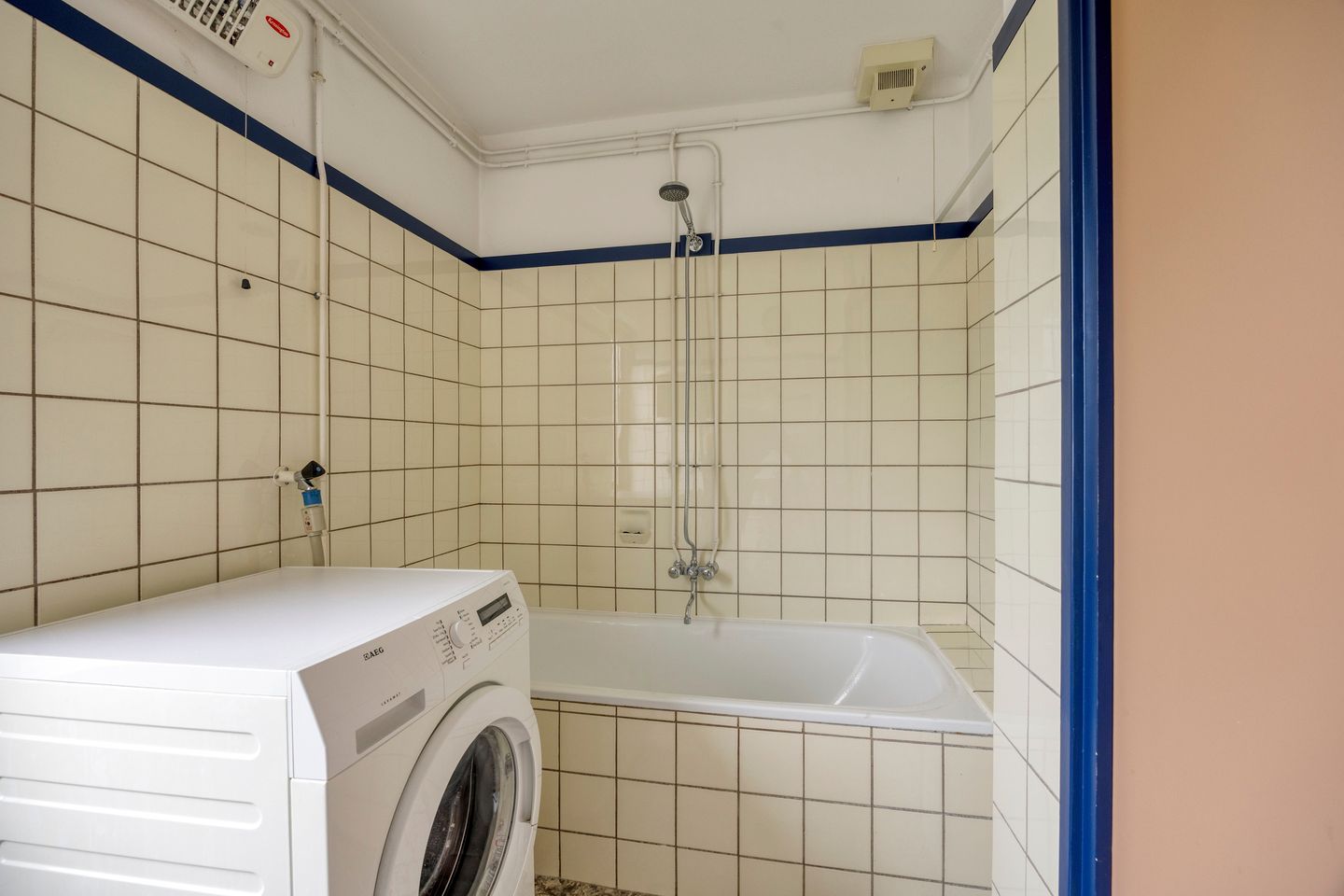 Photo 19 of Roerdompstraat 21