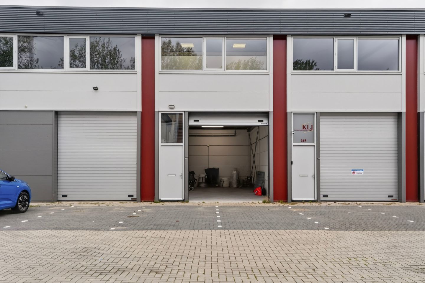 View photo 2 of Leemansweg 35-G