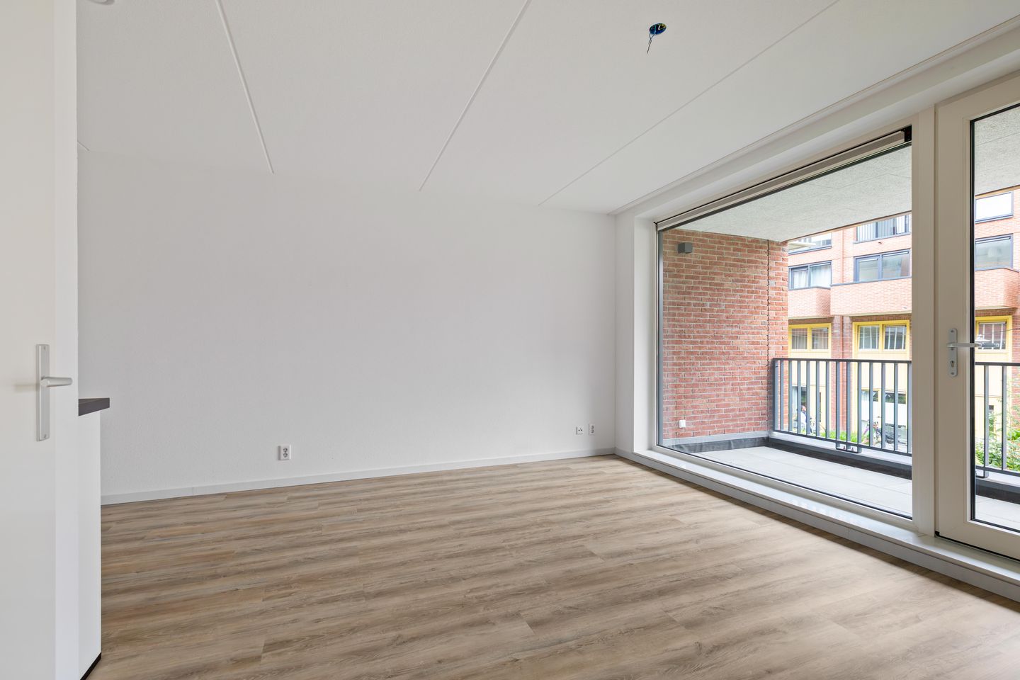 Photo 19 of Jullensstraat 35