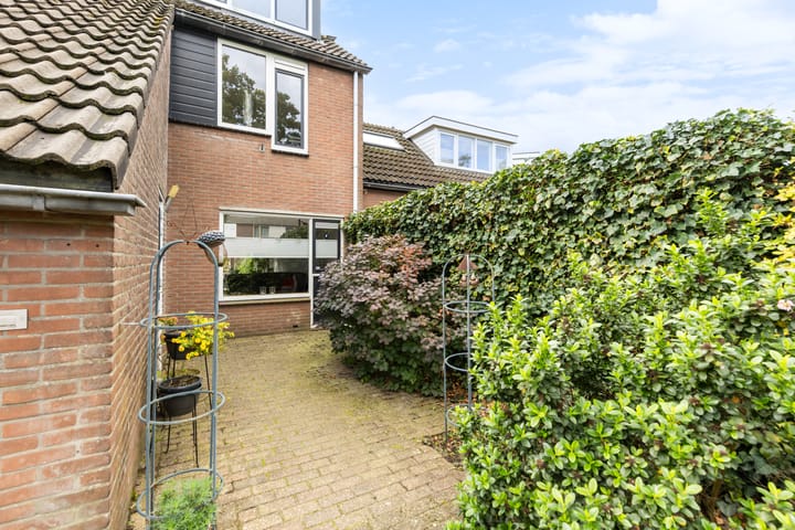 Tussenwoning te koop: Graspieper 9, Maartensdijk