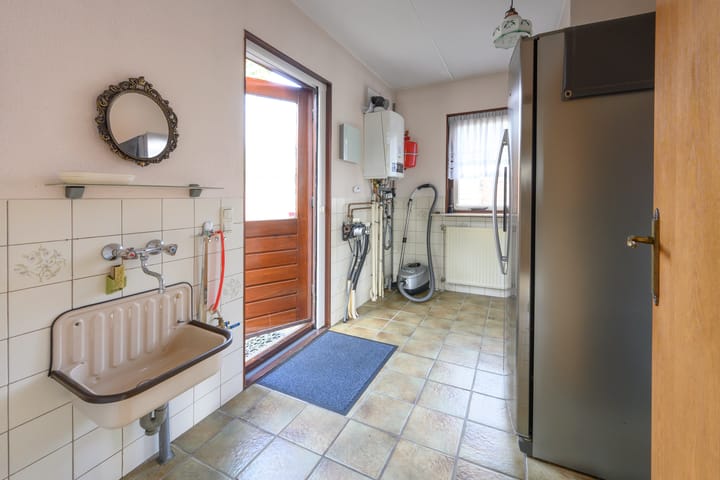 Vrijstaande woning te koop: Burgemeester Willemsestraat 19, Dieren