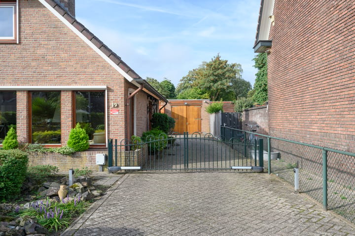 Vrijstaande woning te koop: Burgemeester Willemsestraat 19, Dieren