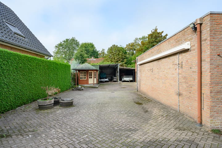 Vrijstaande woning te koop: Burgemeester Willemsestraat 19, Dieren