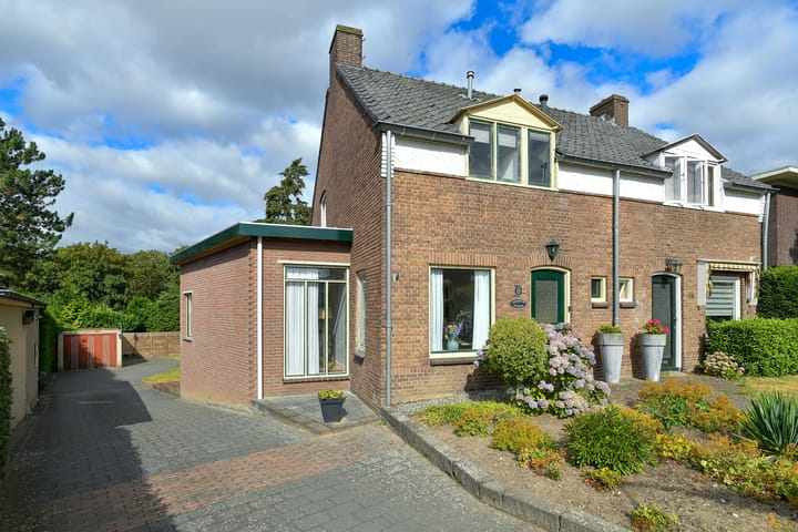 Twee-onder-één-kap te koop: Ploegseweg 17, Oosterbeek