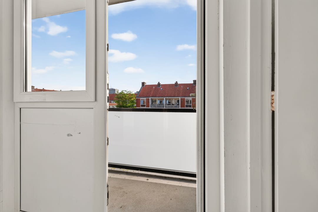 Photo 17 of Jan Tooropstraat 116-3