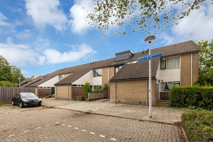 Tussenwoning te koop: Willem-Alexanderplaats 50, Hellevoetsluis