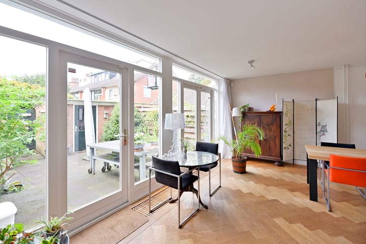 Tussenwoning te koop: Wielewaallaan 6, Bussum