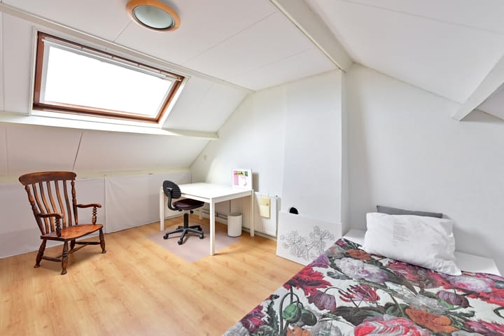 Tussenwoning te koop: Wielewaallaan 6, Bussum