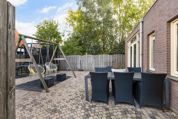 Hoekwoning te koop: Weidebloemenlaan 204, Woerden