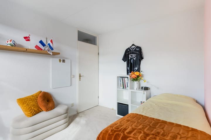 Hoekwoning te koop: Weidebloemenlaan 204, Woerden