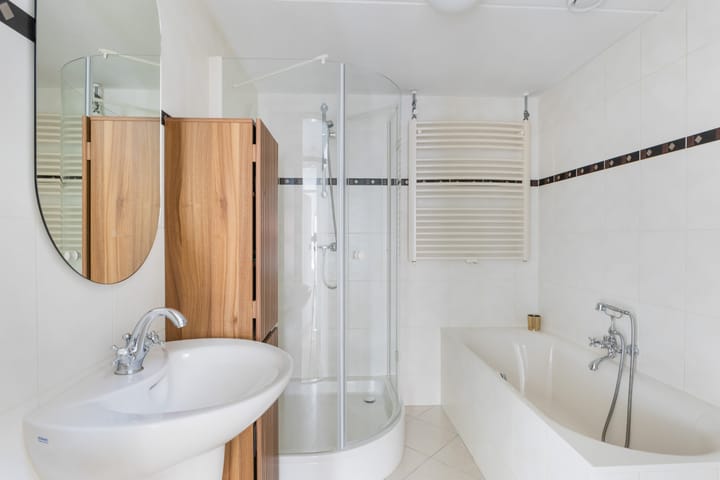 Hoekwoning te koop: Weidebloemenlaan 204, Woerden