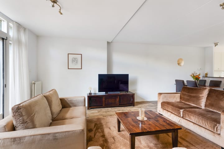Hoekwoning te koop: Weidebloemenlaan 204, Woerden