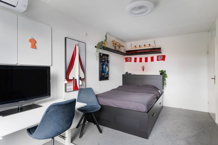 Hoekwoning te koop: Weidebloemenlaan 204, Woerden