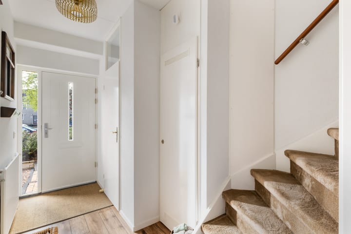 Hoekwoning te koop: Weidebloemenlaan 204, Woerden