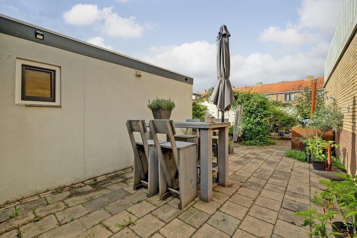 Twee-onder-één-kap te koop: Westelijke Kanaalweg 37, Wemeldinge