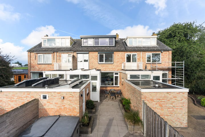 Tussenwoning te koop: Meerweg 4, Berkel En Rodenrijs