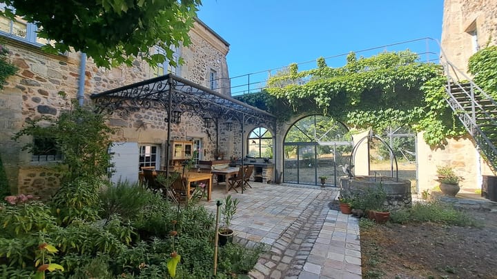 Foto 3 van Chateau-Domaine Auvergne