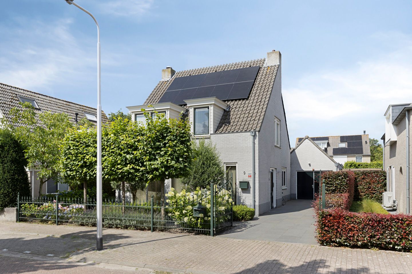 Foto 1 van Middenschouwenstraat 9