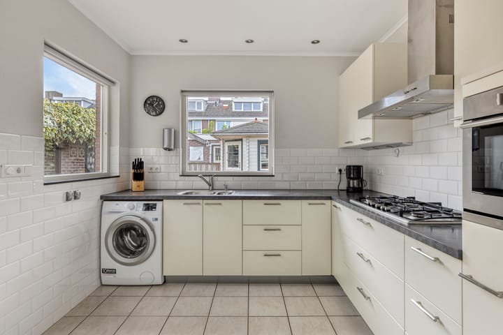 Hoekwoning te koop: Generaal van Dedemlaan 23, Eindhoven