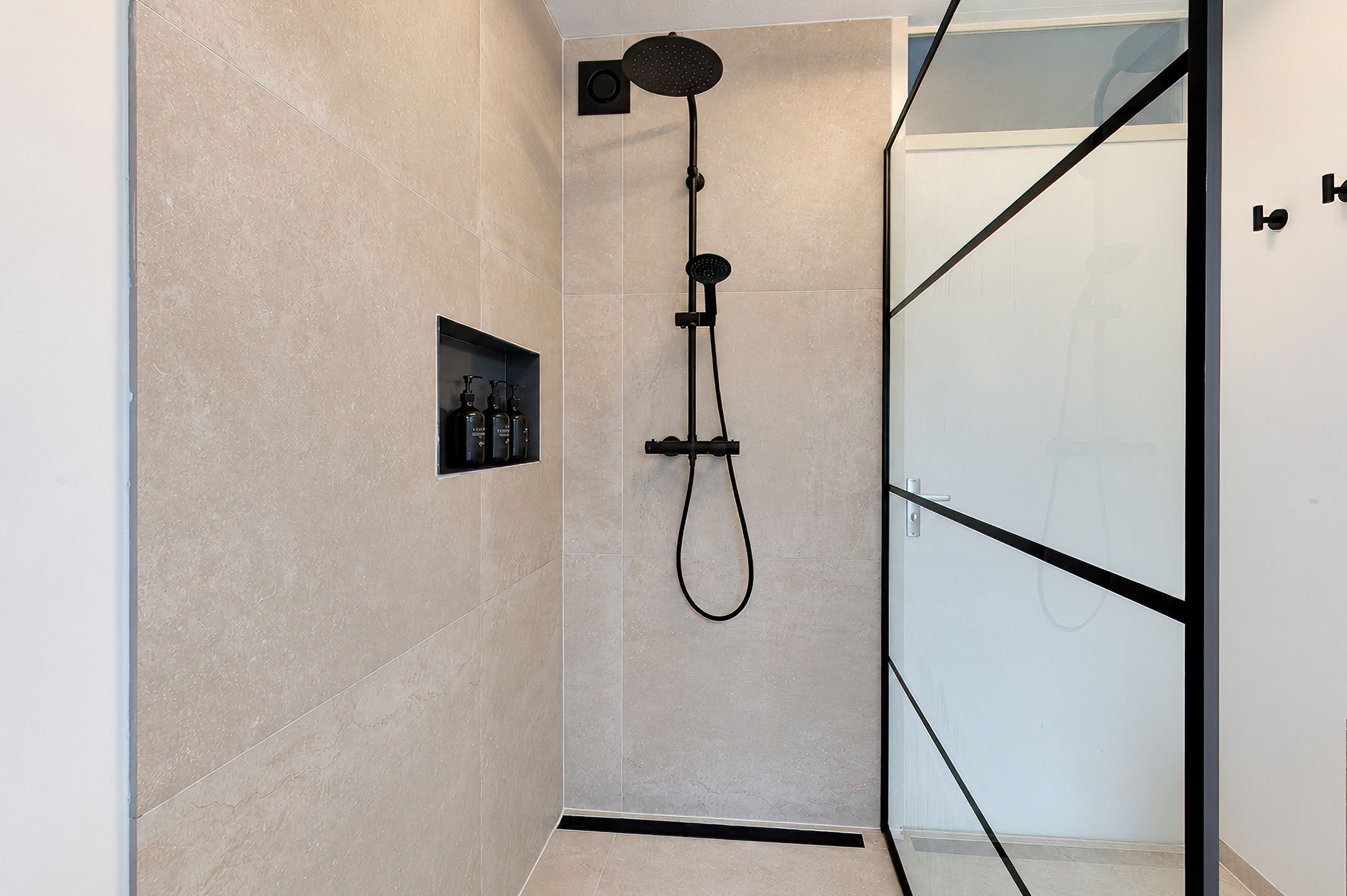 Photo 30 of Johanna Naberstraat 157