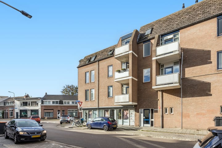Hoefstraat 273-01 — te koop in Tilburg, Portiekflat